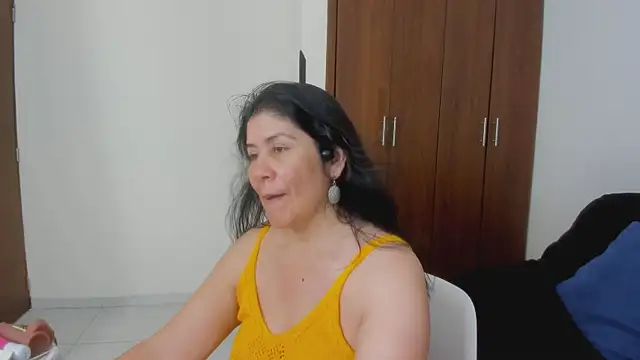 Snapshot of kiraGeiner chatting on June 24, 2026, 1:04 am kiraGeiner online show from June 24, 2026, 1:04 am