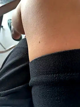 sharon-Hanna online show from November 22, 2025, 1:15 am