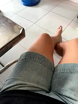 sharon-Hanna online show from November 7, 2025, 1:10 am