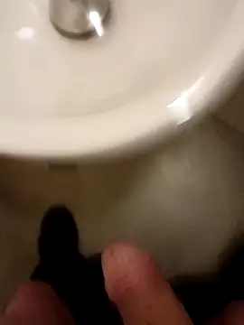 69dagosto online show from October 25, 2025, 4:00 am