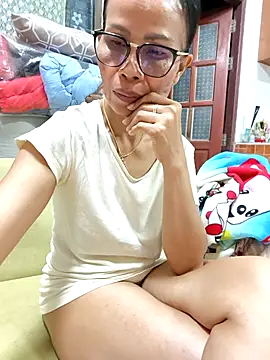 Snapshot of Mama_Eva_1 chatting on February 11, 2026, 10:09 pm Mama Eva 1 online show from February 11, 2026, 10:09 pm