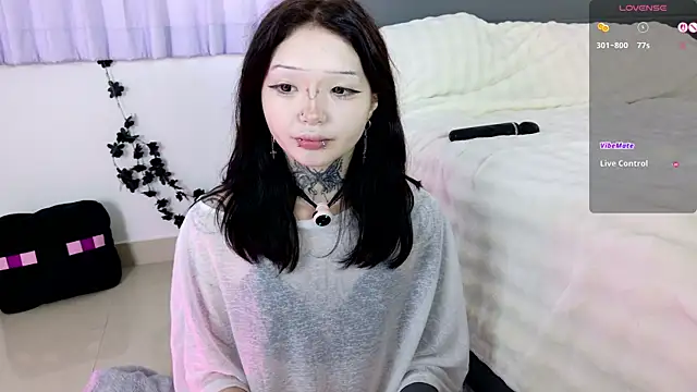 Snapshot of Lein_Bone chatting on July 20, 2026, 12:07 am Lein Bone online show from July 20, 2026, 12:07 am