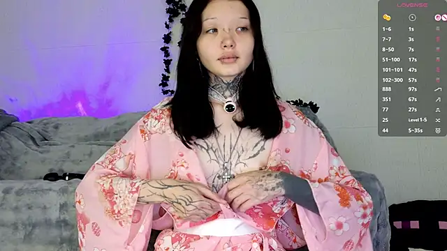Snapshot of Lein_Bone chatting on July 8, 2026, 11:38 pm Lein Bone online show from July 8, 2026, 11:38 pm