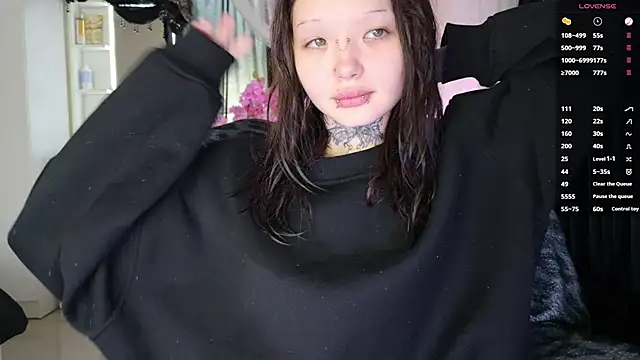 Snapshot of Lein_Bone chatting on June 20, 2026, 1:43 am Lein Bone online show from June 20, 2026, 1:43 am