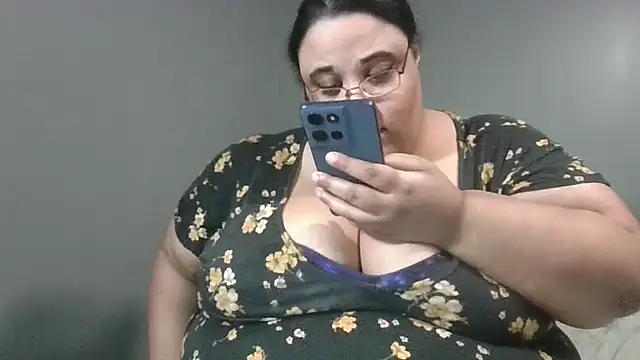 SexyBBW10790 online show from April 29, 2026, 2:16 am