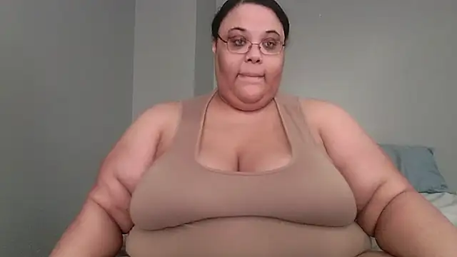 Snapshot of SexyBBW10790 chatting on May 17, 2026, 2:17 pm SexyBBW10790 online show from May 17, 2026, 2:17 pm