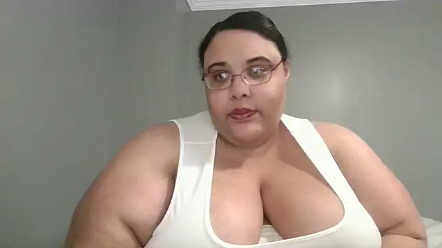 Snapshot of SexyBBW10790 chatting on May 22, 2026, 2:04 pm SexyBBW10790 online show from May 22, 2026, 2:04 pm
