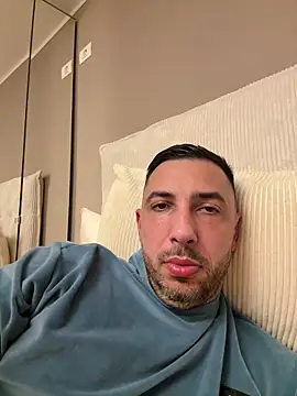sweetoyboy777 online show from March 19, 2026, 10:32 pm