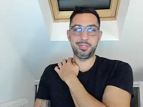 sweetoyboy777 online show from October 4, 2025, 1:40 am