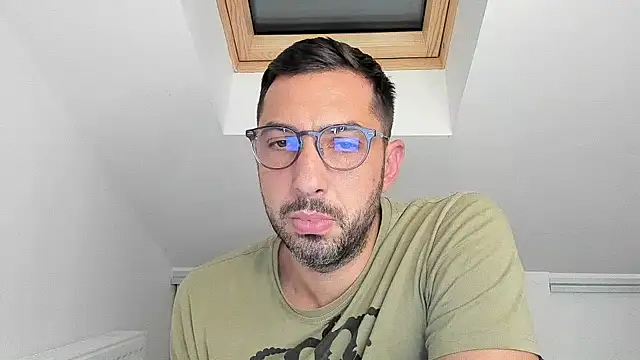 sweetoyboy777 online show from October 8, 2025, 9:59 pm