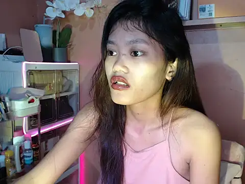 Snapshot of skinny_gracie chatting on October 16, 2025, 8:39 pm skinny gracie online show from October 16, 2025, 8:39 pm