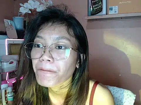 Snapshot of skinny_gracie chatting on October 15, 2025, 8:55 am skinny gracie online show from October 15, 2025, 8:55 am