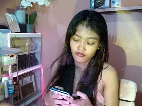 Snapshot of skinny_gracie chatting on October 16, 2025, 5:16 am skinny gracie online show from October 16, 2025, 5:16 am