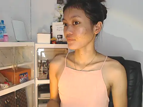Snapshot of skinny_gracie chatting on July 1, 2026, 12:22 am skinny gracie online show from July 1, 2026, 12:22 am