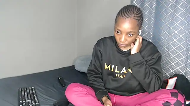 Snapshot of SlenderCharm98 chatting on November 19, 2025, 8:20 pm SlenderCharm98 online show from November 19, 2025, 8:20 pm