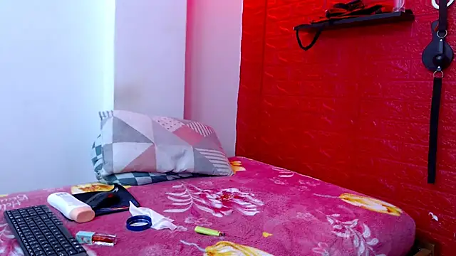 Snapshot of bdsmforever18 chatting on November 30, 2025, 1:50 am bdsmforever18 online show from November 30, 2025, 1:50 am