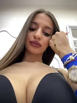 Anyssia online show from April 24, 2026, 6:21 pm