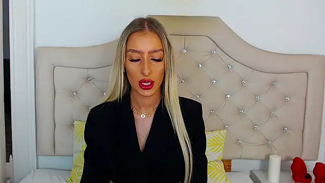 Snapshot of NatalieSensual chatting on November 15, 2025, 10:08 am NatalieSensual online show from November 15, 2025, 10:08 am