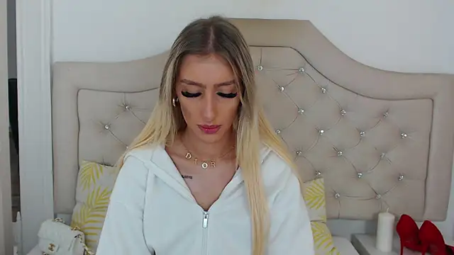 Snapshot of NatalieSensual chatting on November 23, 2025, 10:47 am NatalieSensual online show from November 23, 2025, 10:47 am