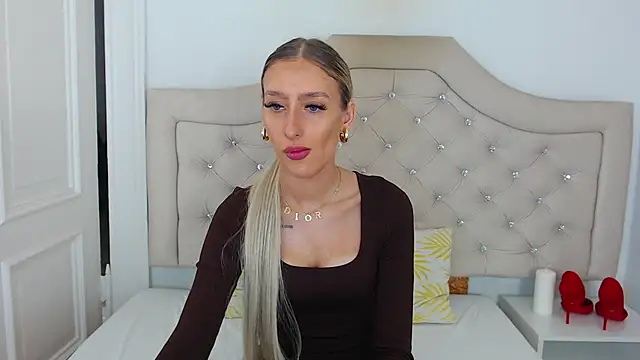 Snapshot of NatalieSensual chatting on October 16, 2025, 8:11 am NatalieSensual online show from October 16, 2025, 8:11 am