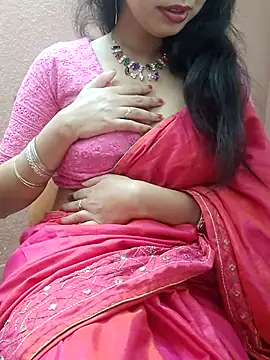 Hot-rima online show from May 3, 2026, 3:00 am
