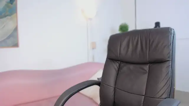 Snapshot of yasmin_elite chatting on October 16, 2025, 9:39 am yasmin elite online show from October 16, 2025, 9:39 am