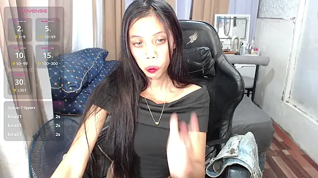 kourtneyluv  online show from July 6, 2026, 5:14 am