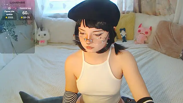 Snapshot of sweet_mika18 chatting on July 18, 2026, 10:35 am sweet mika18 online show from July 18, 2026, 10:35 am