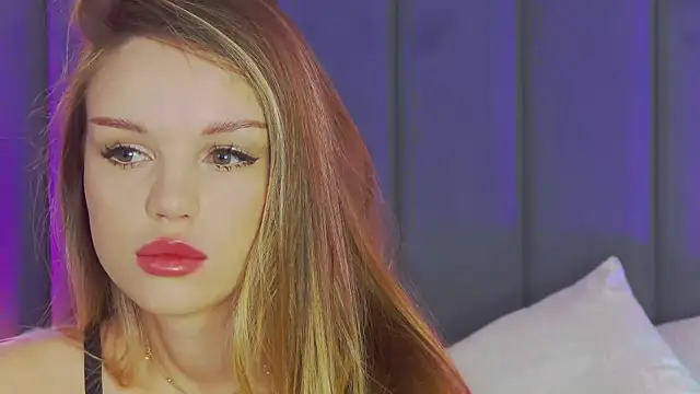 Snapshot of MarilynNova chatting on October 18, 2025, 4:14 am MarilynNova online show from October 18, 2025, 4:14 am