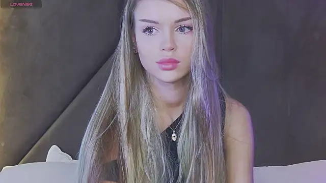 Snapshot of MarilynNova chatting on June 6, 2026, 4:50 am MarilynNova online show from June 6, 2026, 4:50 am