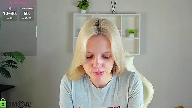 Allice Cox online show from October 28, 2025, 1:17 am