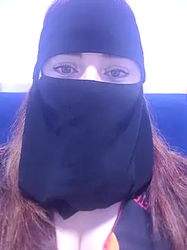 Snapshot of _Douna_-_ chatting on October 10, 2025, 6:42 pm Douna - online show from October 10, 2025, 6:42 pm