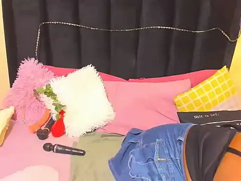 AmazingDarkDoll online show from February 13, 2026, 6:41 pm