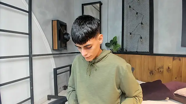 Dani mc1 online show from October 30, 2025, 11:30 am