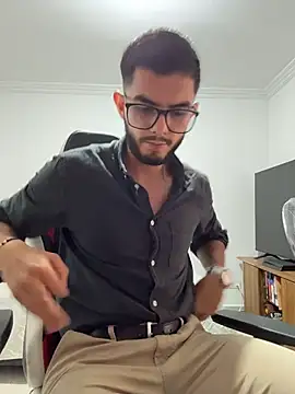 Snapshot of milosky00 chatting on February 4, 2026, 7:53 pm milosky00 online show from February 4, 2026, 7:53 pm