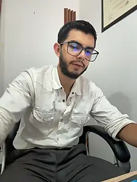 Snapshot of milosky00 chatting on January 19, 2026, 1:04 pm milosky00 online show from January 19, 2026, 1:04 pm