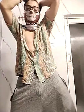mrmasseur06 online show from May 8, 2026, 6:45 pm