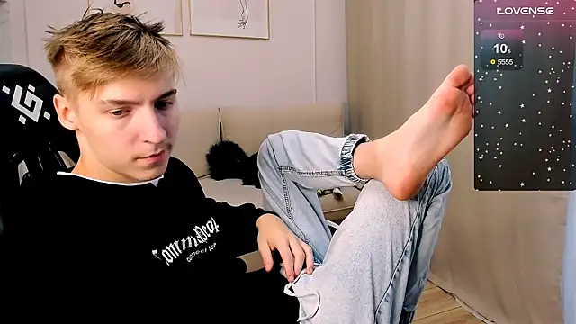 Snapshot of MrSexyCum4U chatting on November 2, 2025, 11:04 am MrSexyCum4U online show from November 2, 2025, 11:04 am