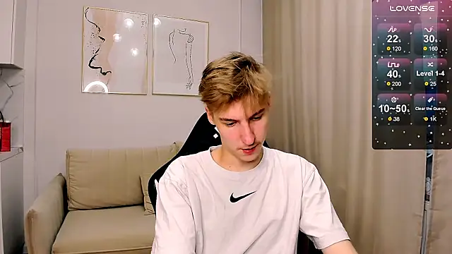 Snapshot of MrSexyCum4U chatting on November 4, 2025, 1:15 pm MrSexyCum4U online show from November 4, 2025, 1:15 pm