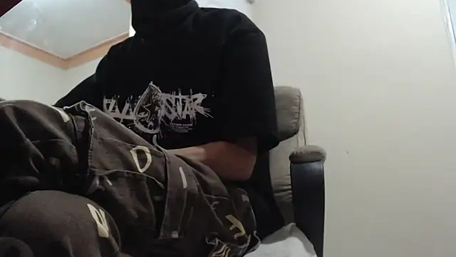 Snapshot of Sexxx20 chatting on November 9, 2025, 10:08 am Sexxx20 online show from November 9, 2025, 10:08 am