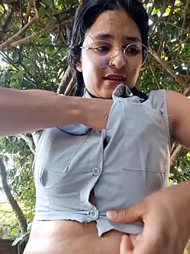 Lily-o online show from October 8, 2025, 9:04 pm