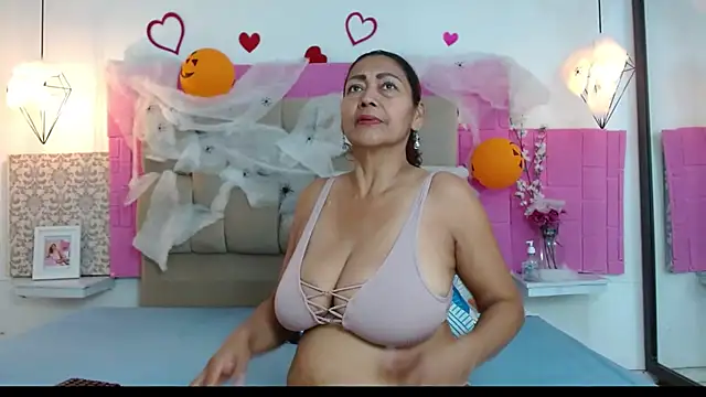 Damary Leon online show from October 29, 2025, 7:13 pm