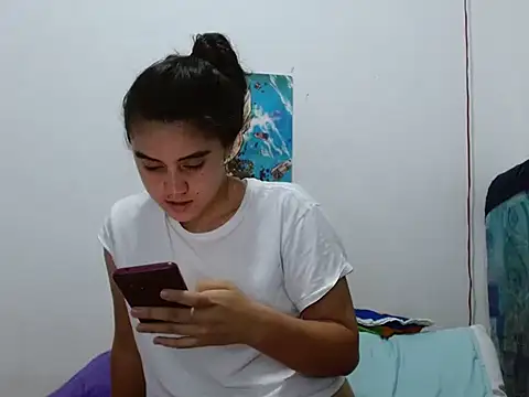 Snapshot of Arieeel_09 chatting on January 13, 2026, 5:06 pm Arieeel 09 online show from January 13, 2026, 5:06 pm