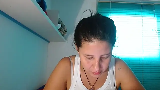 Arieeel 09 online show from April 24, 2026, 4:53 pm