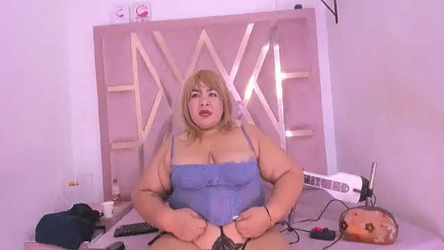 Snapshot of samantaasm chatting on November 16, 2025, 8:46 pm samantaasm online show from November 16, 2025, 8:46 pm