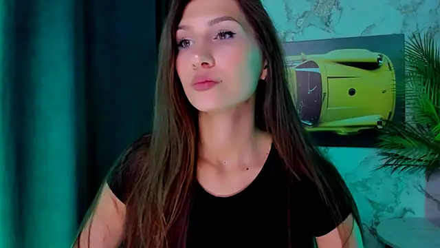 Snapshot of Mollyinyourmind chatting on August 6, 2026, 9:32 pm Mollyinyourmind online show from August 6, 2026, 9:32 pm