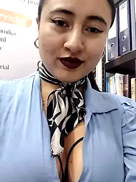 Snapshot of AMATISTA__16 chatting on April 13, 2026, 12:20 pm AMATISTA 16 online show from April 13, 2026, 12:20 pm