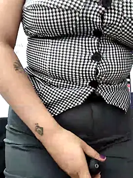 Snapshot of AMATISTA__16 chatting on April 9, 2026, 12:33 pm AMATISTA 16 online show from April 9, 2026, 12:33 pm
