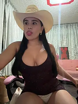 Snapshot of laure_torres chatting on May 25, 2026, 1:49 am laure torres online show from May 25, 2026, 1:49 am