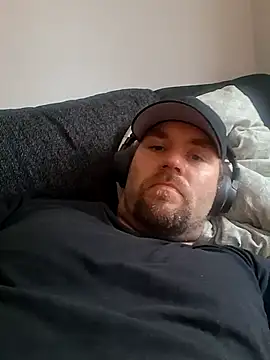 Snapshot of Bamse28 chatting on October 23, 2025, 11:20 am Bamse28 online show from October 23, 2025, 11:20 am